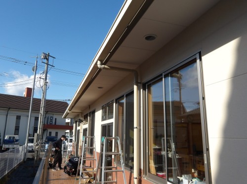 外付けロールスクリーン