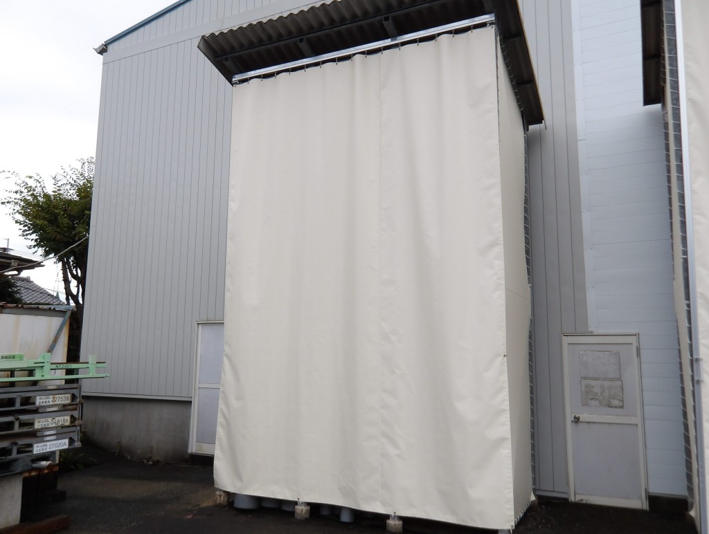 屋外カーテン