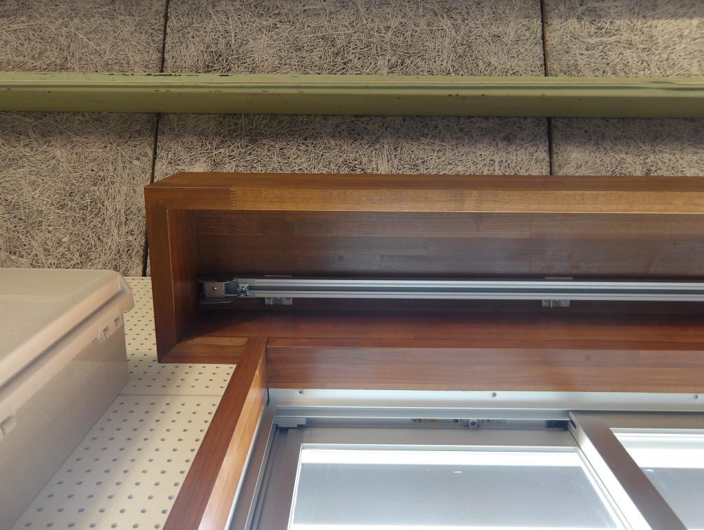 紐引きカーテン