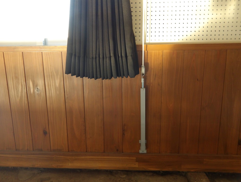 紐引きカーテン