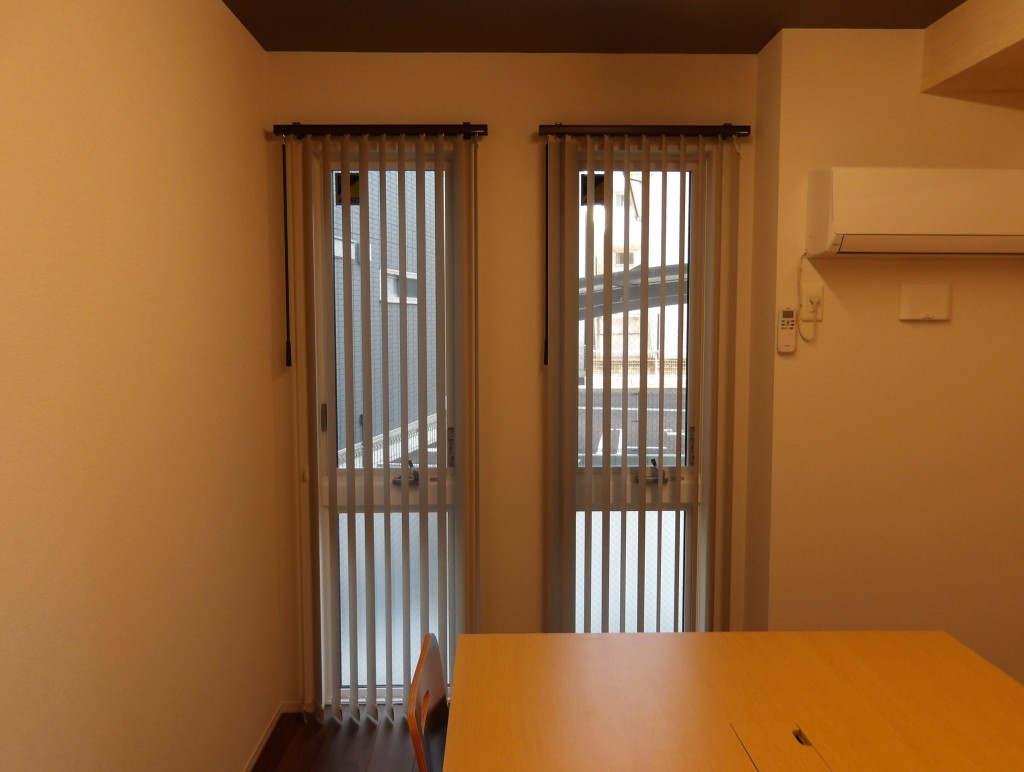 スリムなタテ型ブラインド